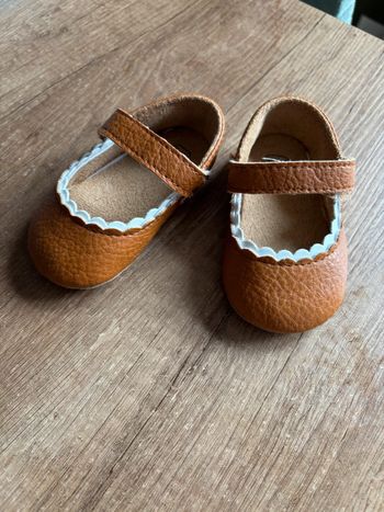 Petite ballerine similicuir camel 0-6 mois parfait état