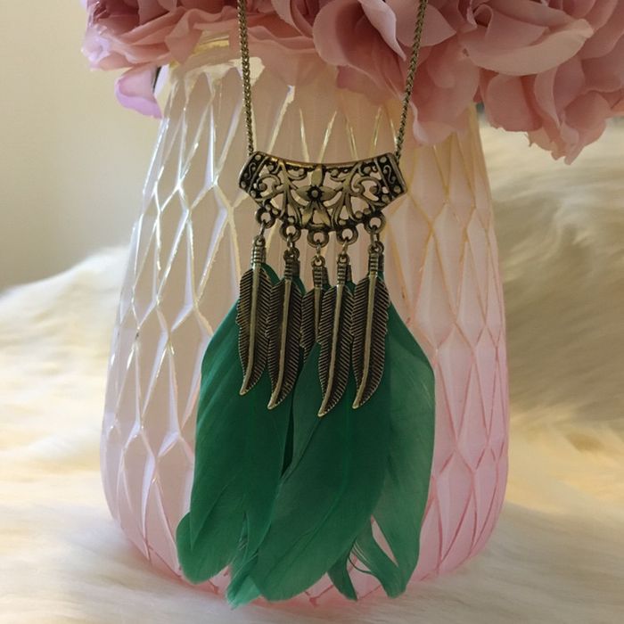 Collier à plume