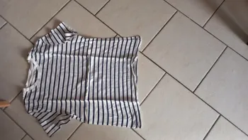 Tee shirt marine et blanc rayé taille m