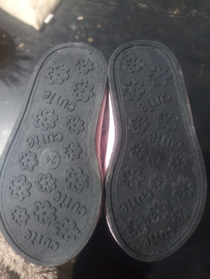 Chaussons taille 24 - photo numéro 2