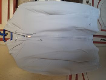 Sweat zippé à capuche