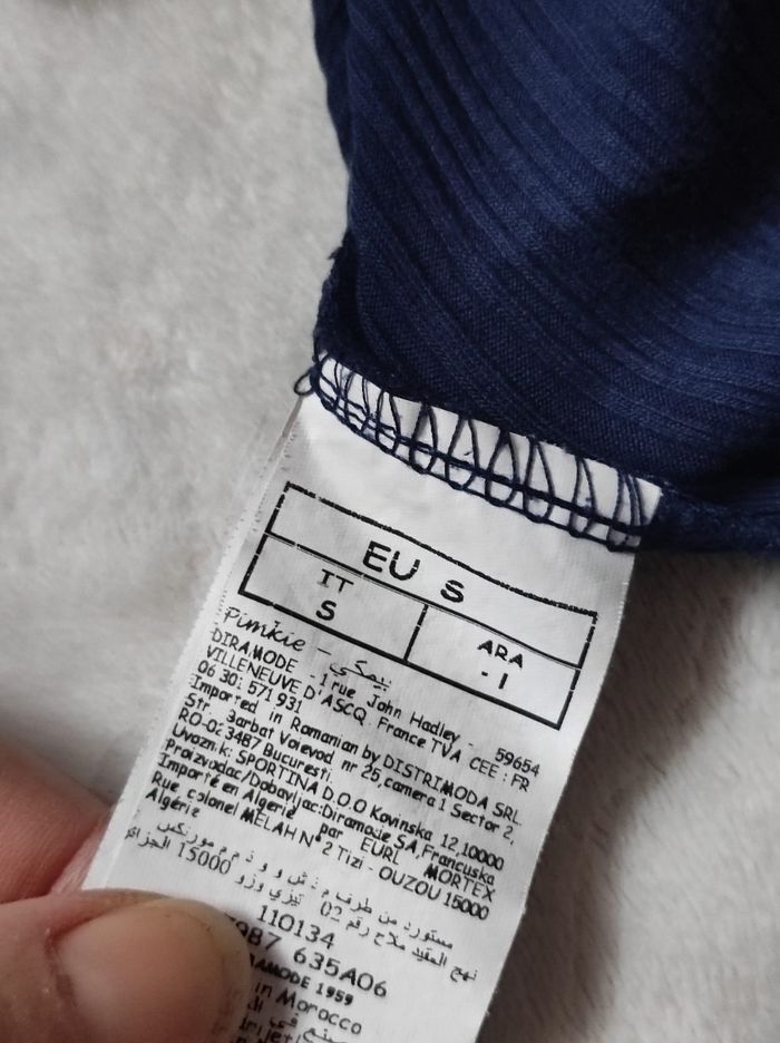 Pull court marine taille S - photo numéro 4