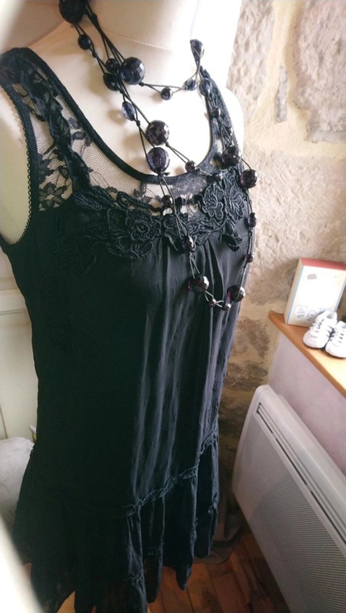 Superbe robe cache cache neuve taille 36 - photo numéro 4