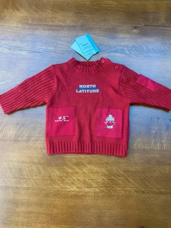 Pull In Extenso rouge 6 mois neuf