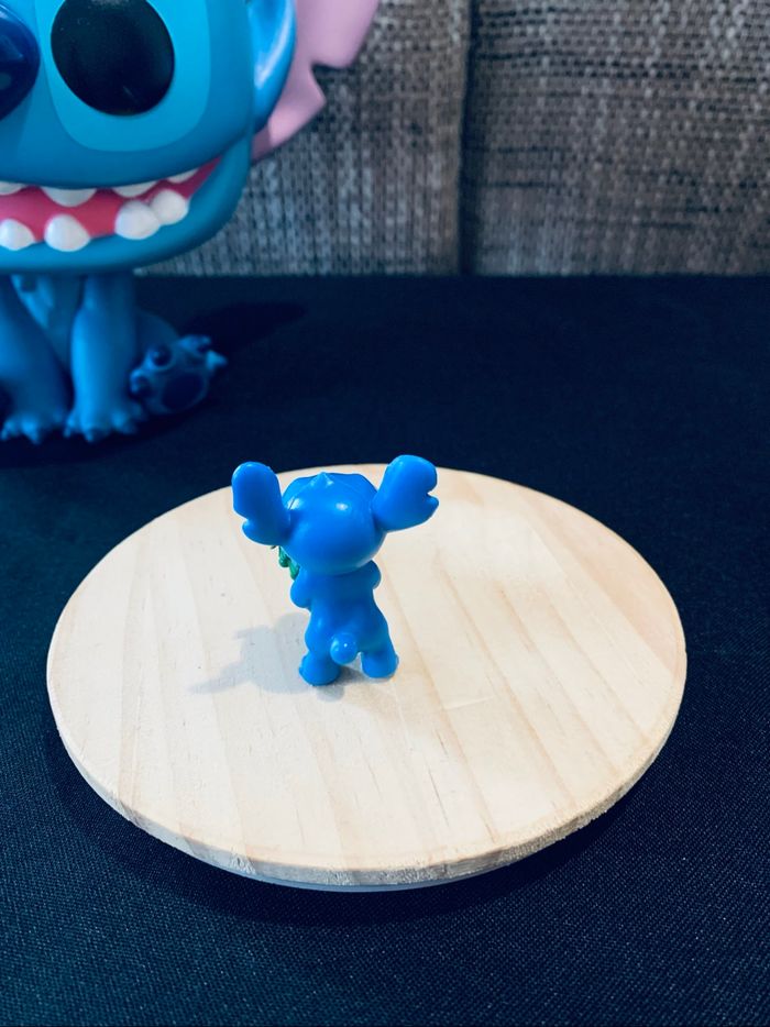 Figurine Stitch - Collection Noël (8 sur 11) - photo numéro 2