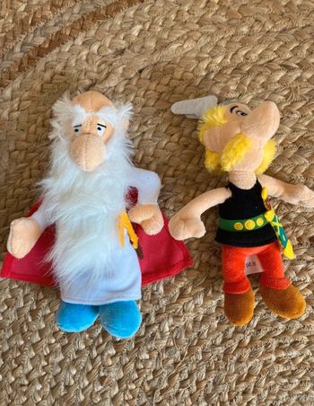 Lot de deux peluches Astérix et panoramix