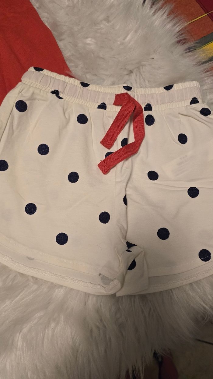 Neuf (non porté)🤩🥰 pyjama 8 ans fille🤩🥰 - photo numéro 3