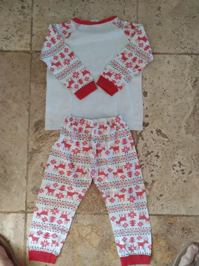 Pyjama 2 pièces en 7 ans (120 cm) - photo numéro 4