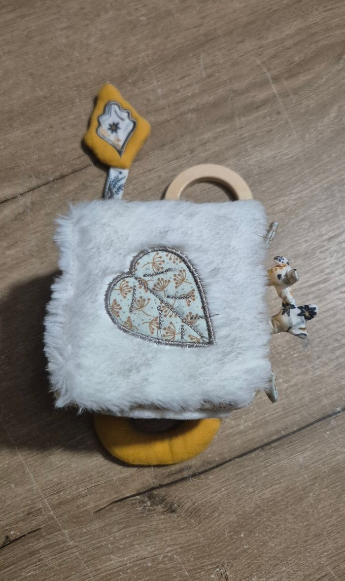 Cube d'activités tissus Promenons-nous - photo numéro 3