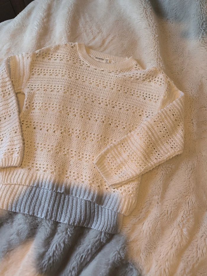 Pull blanc à trous 8 ans - photo numéro 3