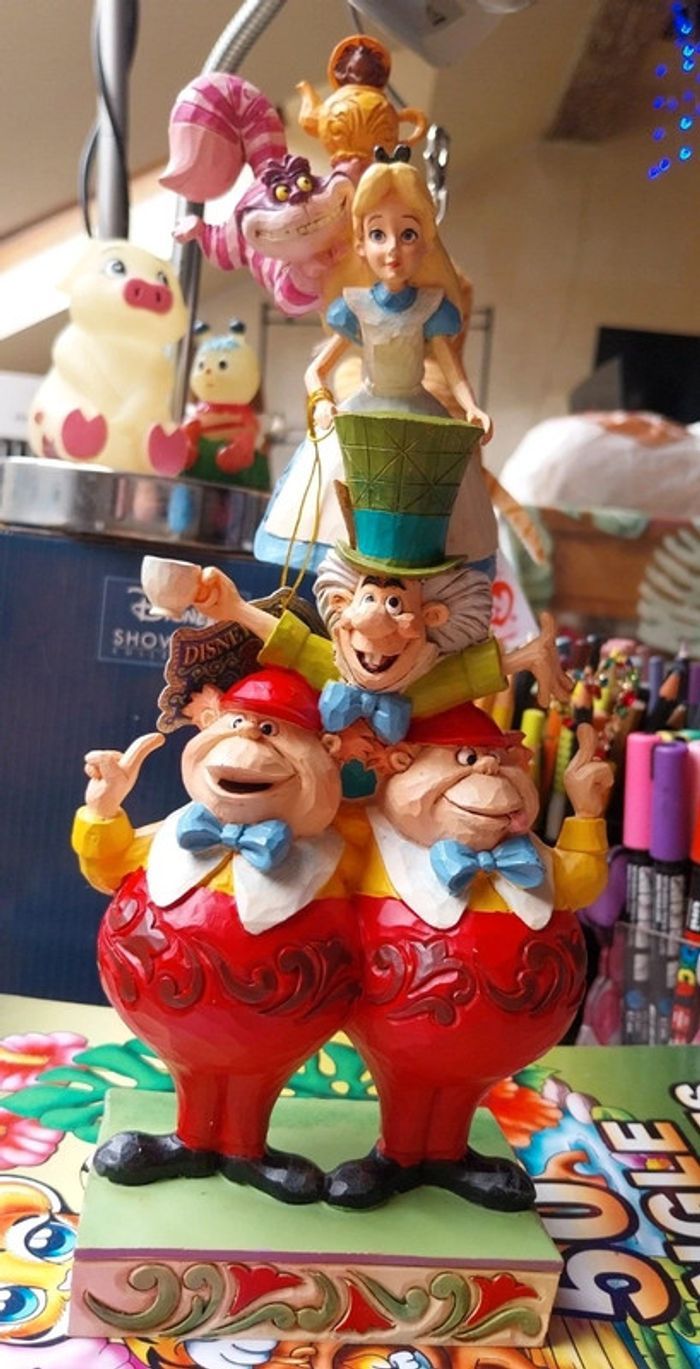Disney traditions Jim shore alice aux pays des merveilles