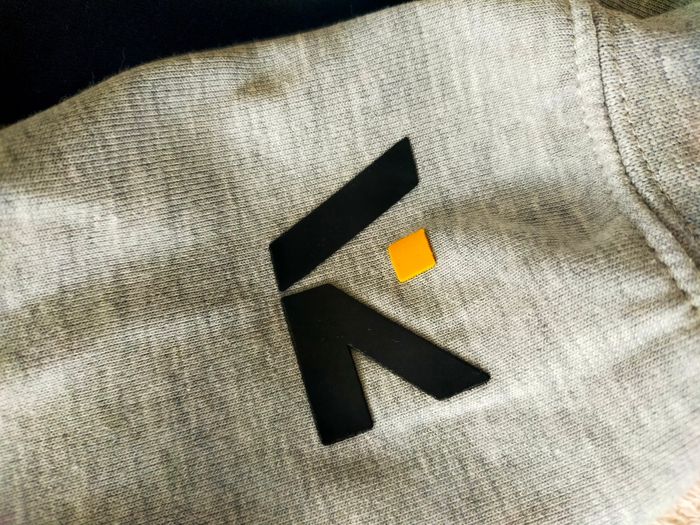 Veste zippée à capuche gris taille 6/7 ans Zara - photo numéro 3