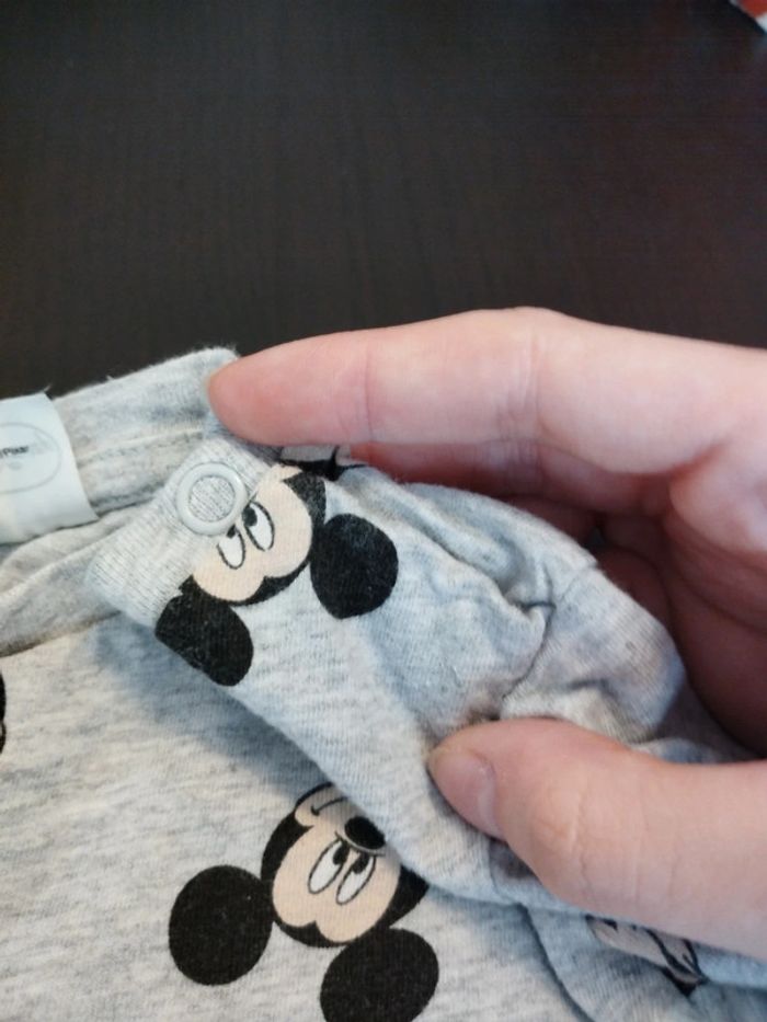 T shirt mickey 18mois - photo numéro 4