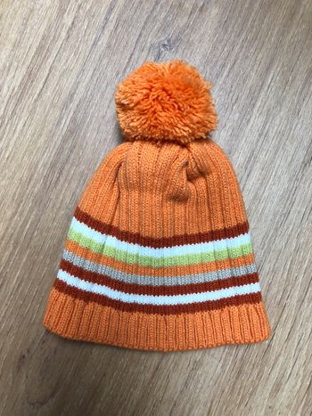 Bonnet orange bébé