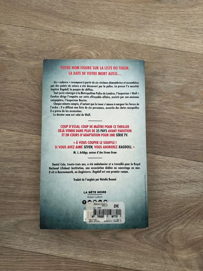 Daniel Cole - Ragdoll - photo numéro 2