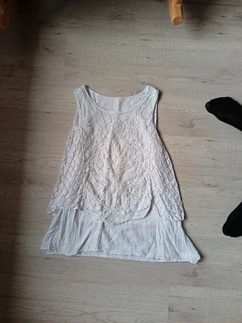 Haut débardeur blanc dentelle taille unique avec mesure parfait état