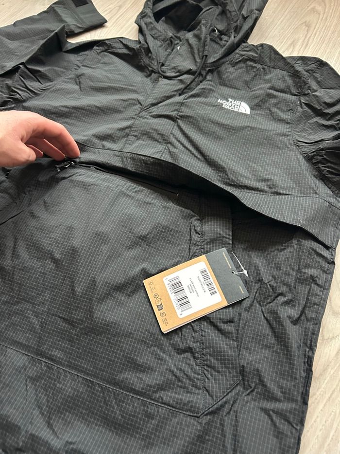 Veste coupe vent The North Face - photo numéro 2