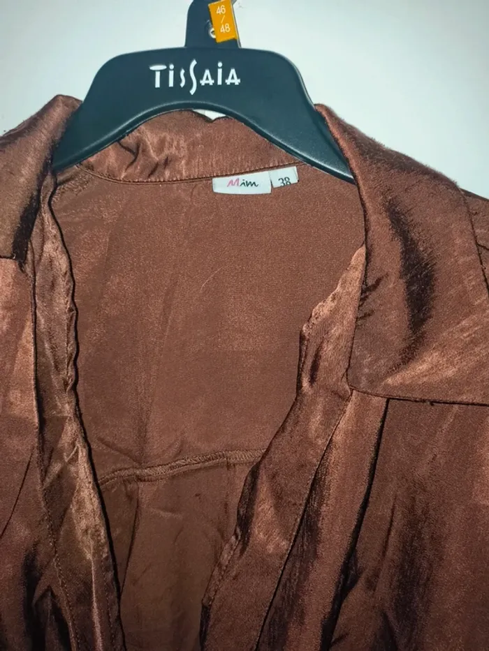 Robe en satin mim Taille 38 très bon état - photo numéro 3