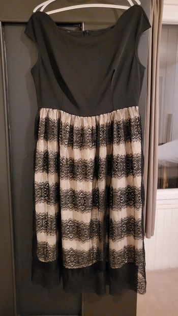 Robe soirée jupon et dentelle T.Xxl