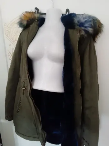 Très beau manteau la fiancée du Mékong taille 44