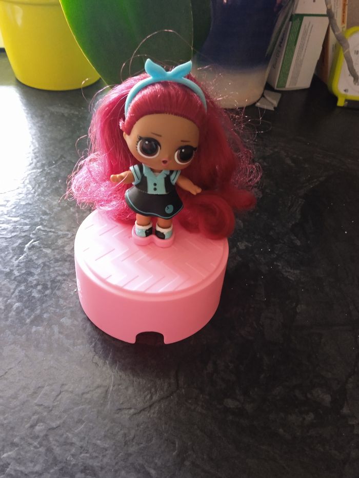 Poupée lol surprise