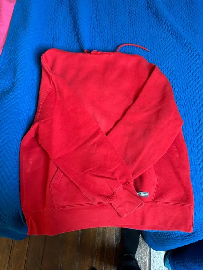 Sweat Pull & Bear rouge