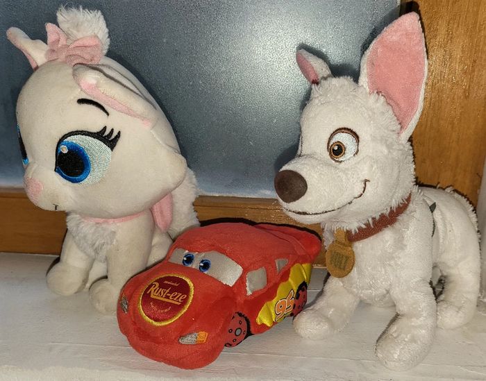 Lot de peluche Walt Disney et Walt Disney Pixar - photo numéro 2