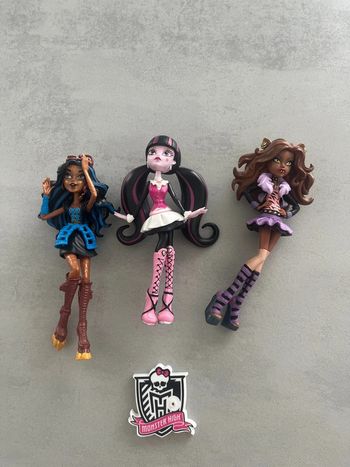3 figurines monster high