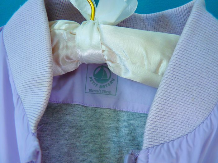 Imperméable veste Blouson fille + capuche Petit bateau 10 ans mauve TBE - photo numéro 2