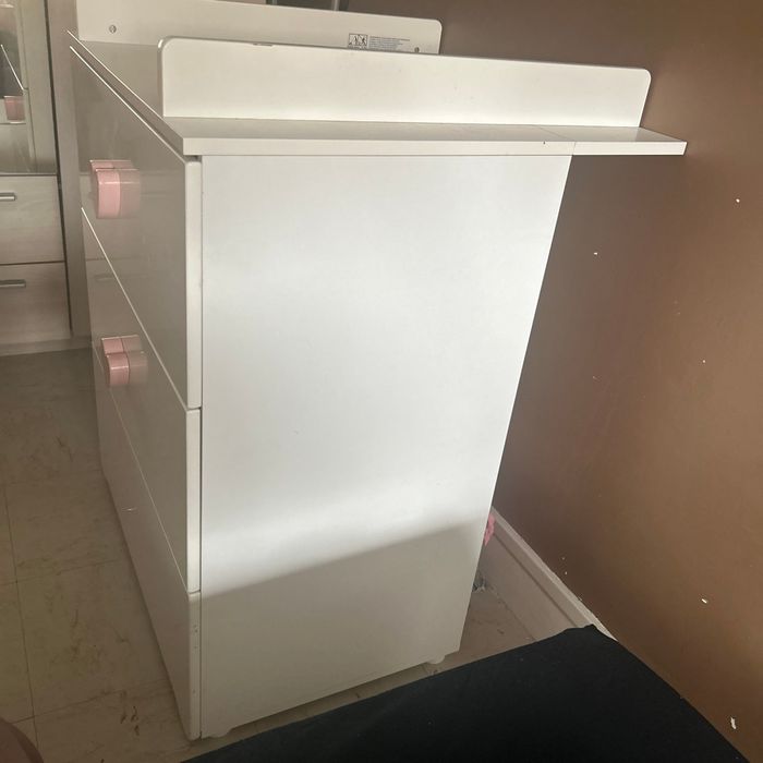 Commode à langer plus matelas à langer fourni - photo numéro 3