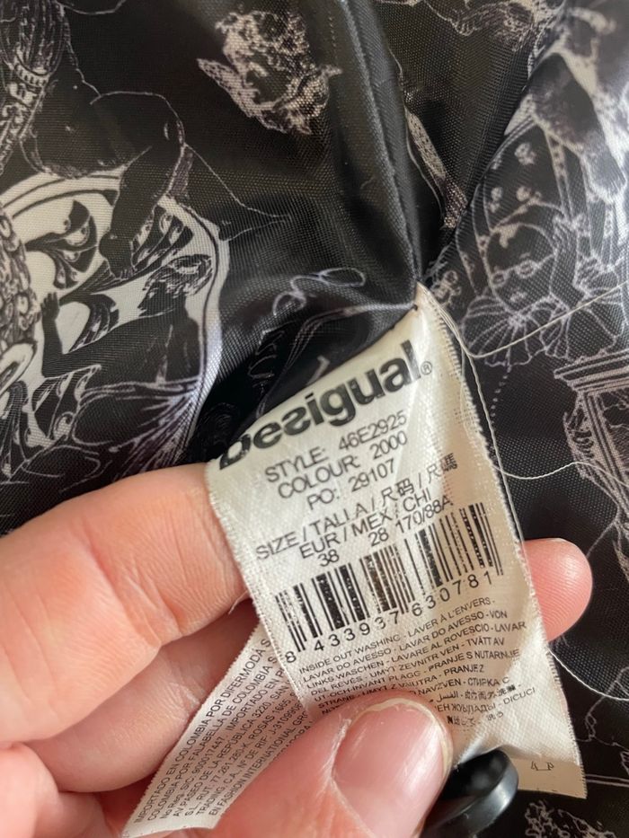 Manteau noir femme desigual très bon état - photo numéro 7