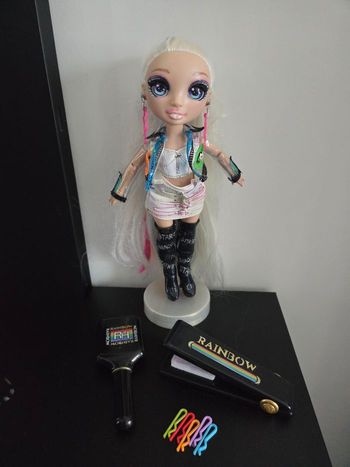 Poupée Rainbow High 