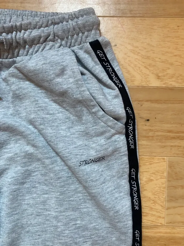 Jogging gris garçon taille 12 ans - photo numéro 2