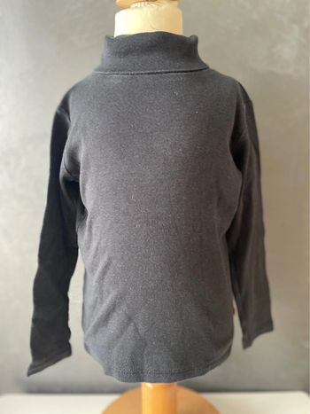 Pull col roulé noir enfant