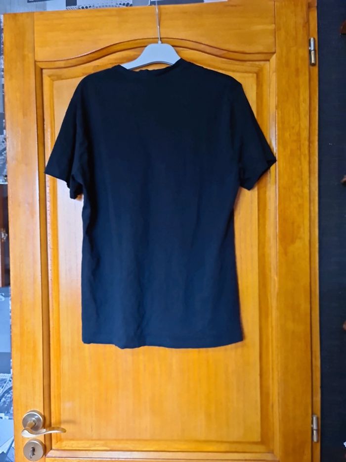 T-shirt taille M (2) - photo numéro 2