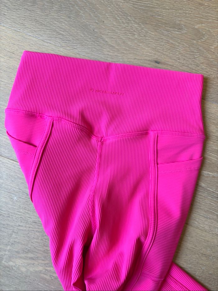 Legging Rose OceansApart neuf - photo numéro 5
