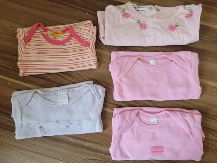 Lot 5bodys manches longues 6mois - photo numéro 3