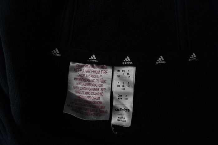 Pull ADIDAS.  11 / 12 ans - photo numéro 4