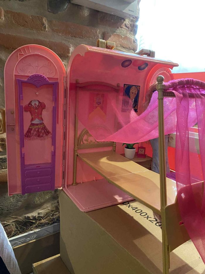 Barbie avec sa maison - photo numéro 8