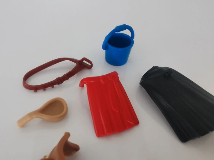 Playmobil lot vrac cape os selle de loup porteur seau bracelet - photo numéro 3