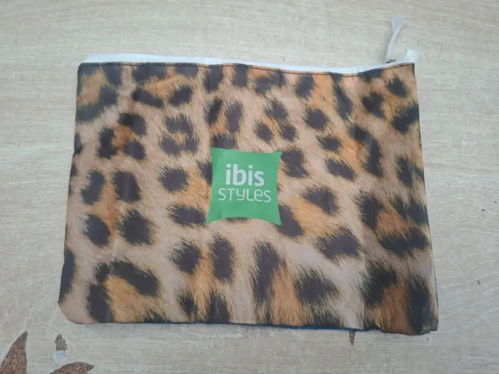 Trousse de toilette ou autre ibis budget tour de france