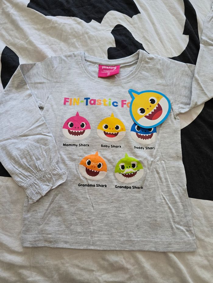 T-shirt baby shark 3ans