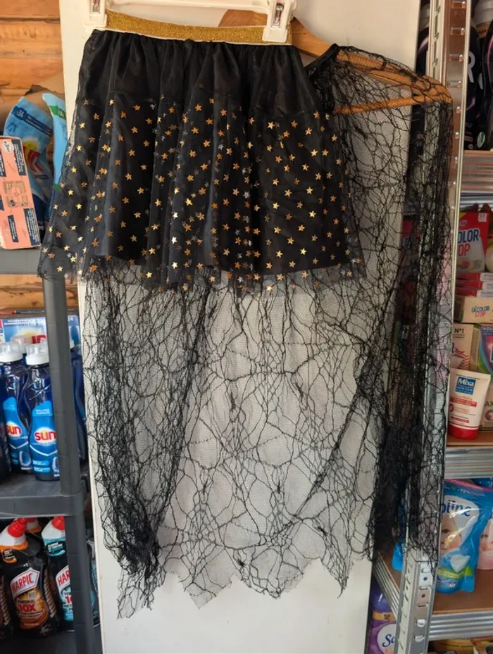Déguisement halloween sorcière. Jupe + cape