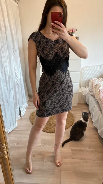 Robe vintage à dentelles fleurie noir