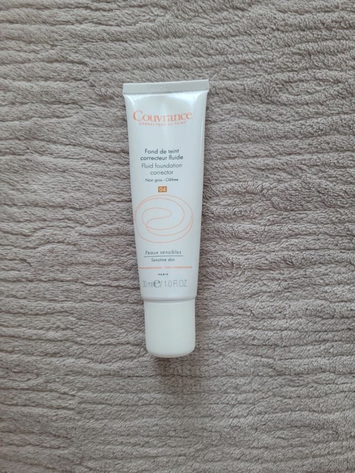 Fond de teint correcteur fluide teinte 4 Couvrance