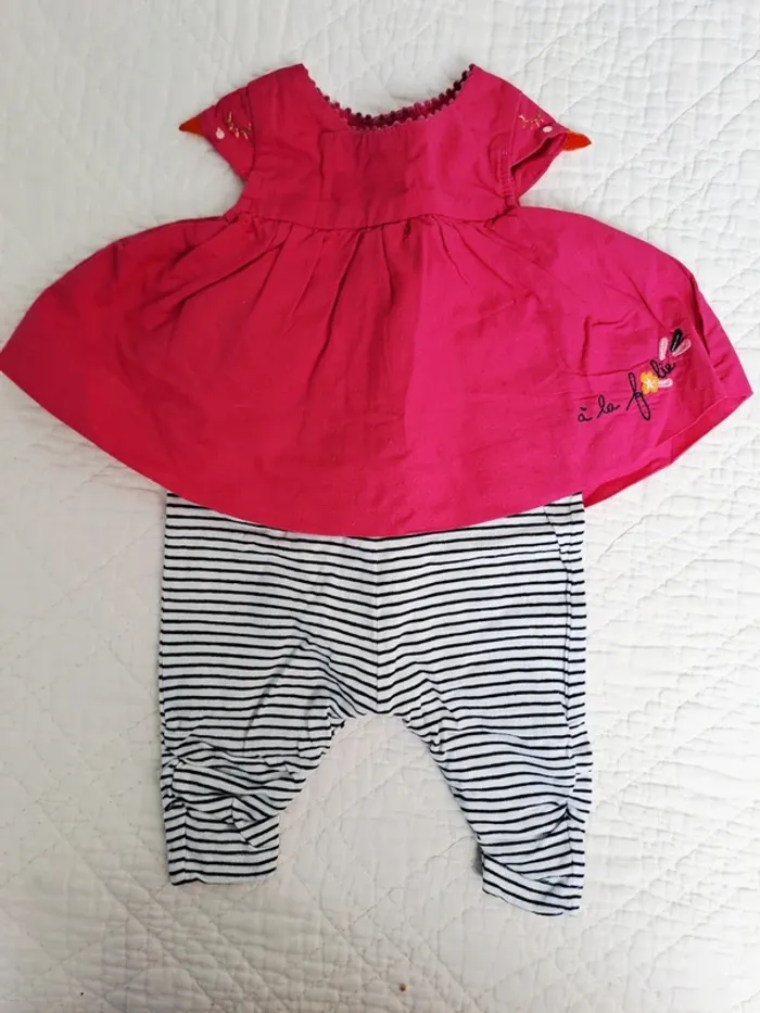 3 ensembles Catimini 1 mois. - photo numéro 4