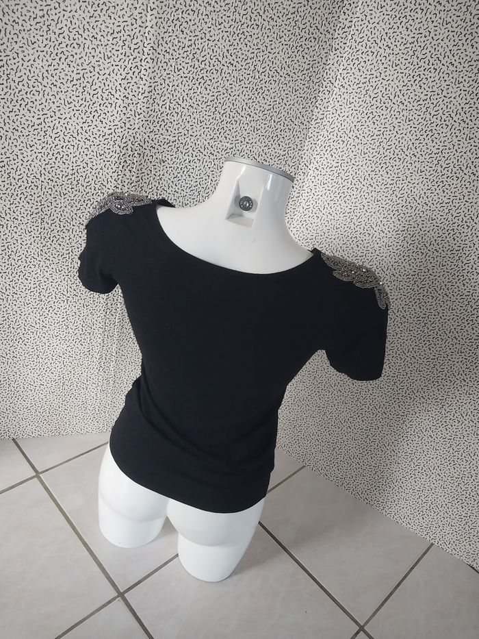 t-shirt noir cache cache perlé épaules – taille 36/38 - photo numéro 3