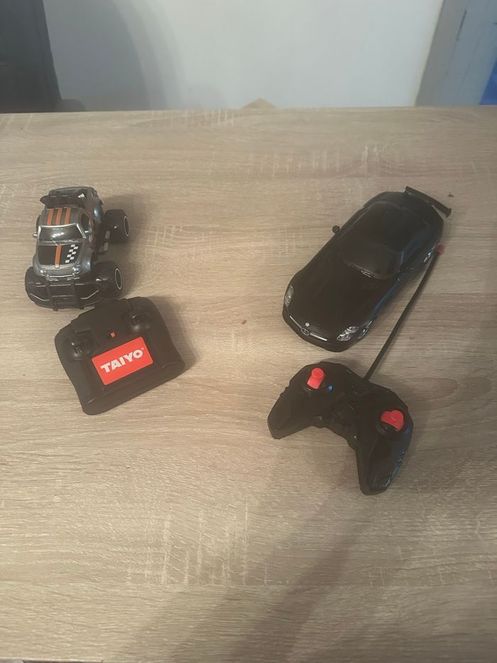 Lot voiture + voiture télécommandé - photo numéro 8