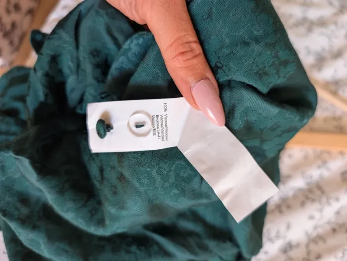 Robe cache-cœur automne vert bouteille satiné moderne chic marque bzb taille 36 - photo numéro 3