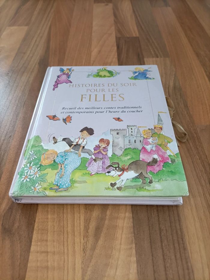 Livre Histoires du soir pour les filles - photo numéro 2